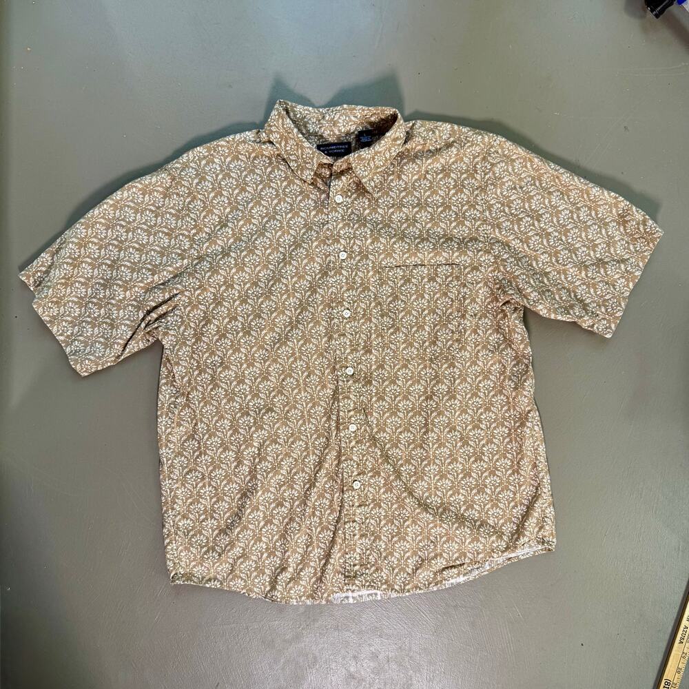 Roundtree & Yorke Men's L 100% Cotton Floral Print Short Sleeve Vacation Shirt